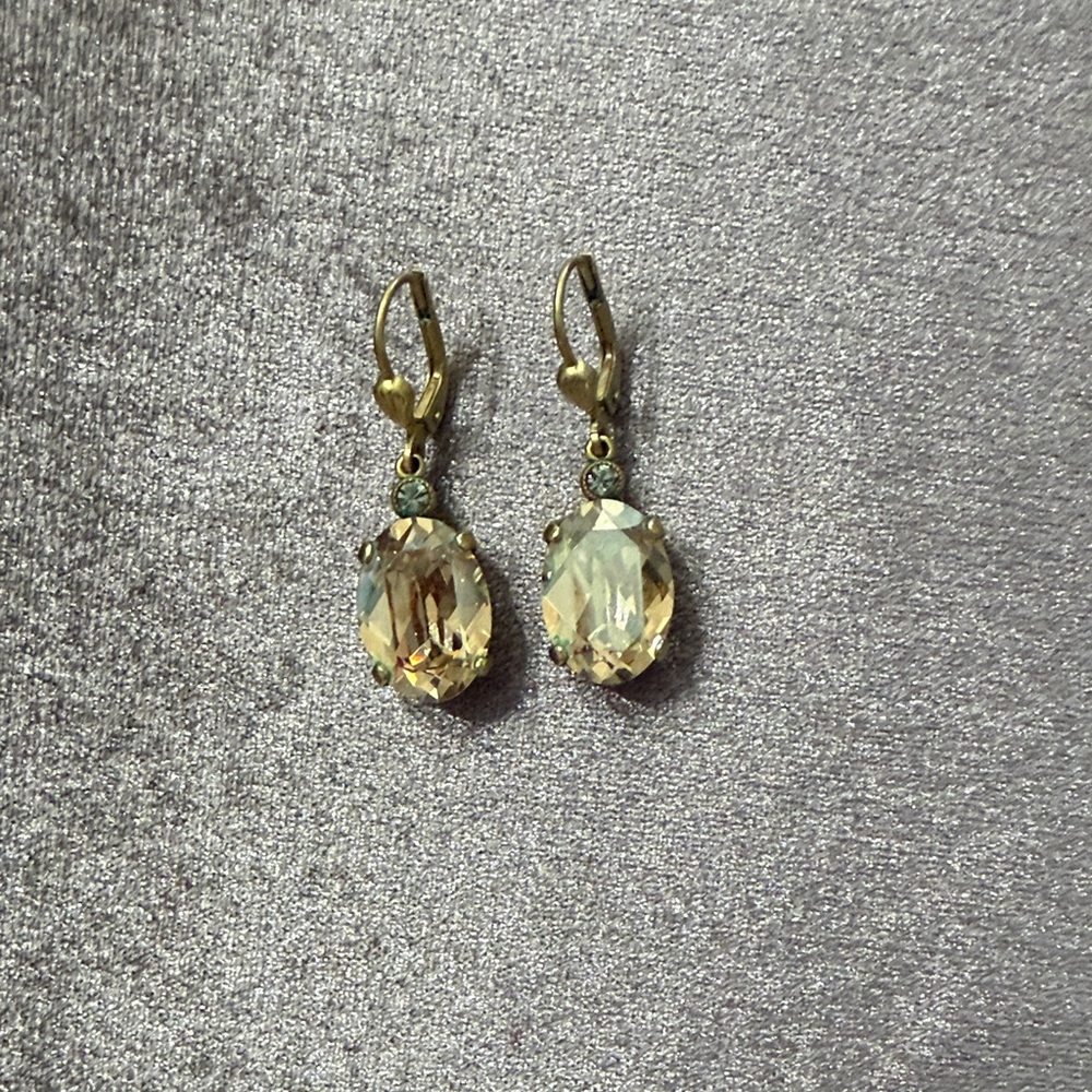 Elegant Gold Drop Earrings